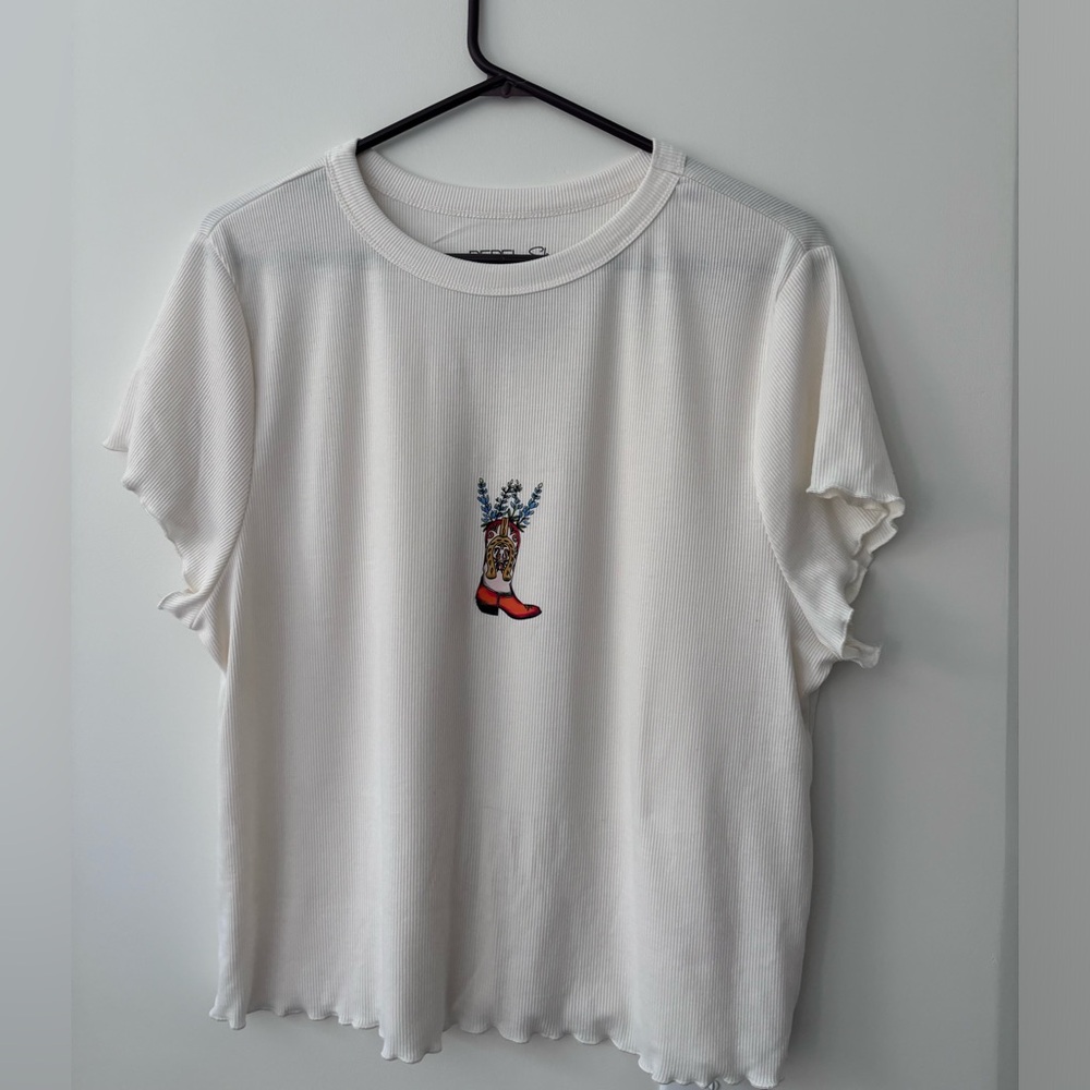 Off White Ribbed Scalloped Hem Boot Graphic Tshirt Handmade